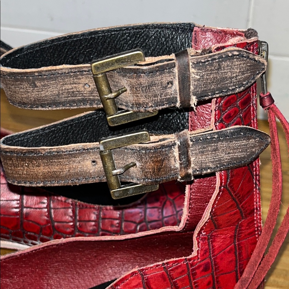 Freebird Maribel Red Crocodile Embossed Shoes Womens Size 11 Ankle Strap Leather - Picture 8 of 8